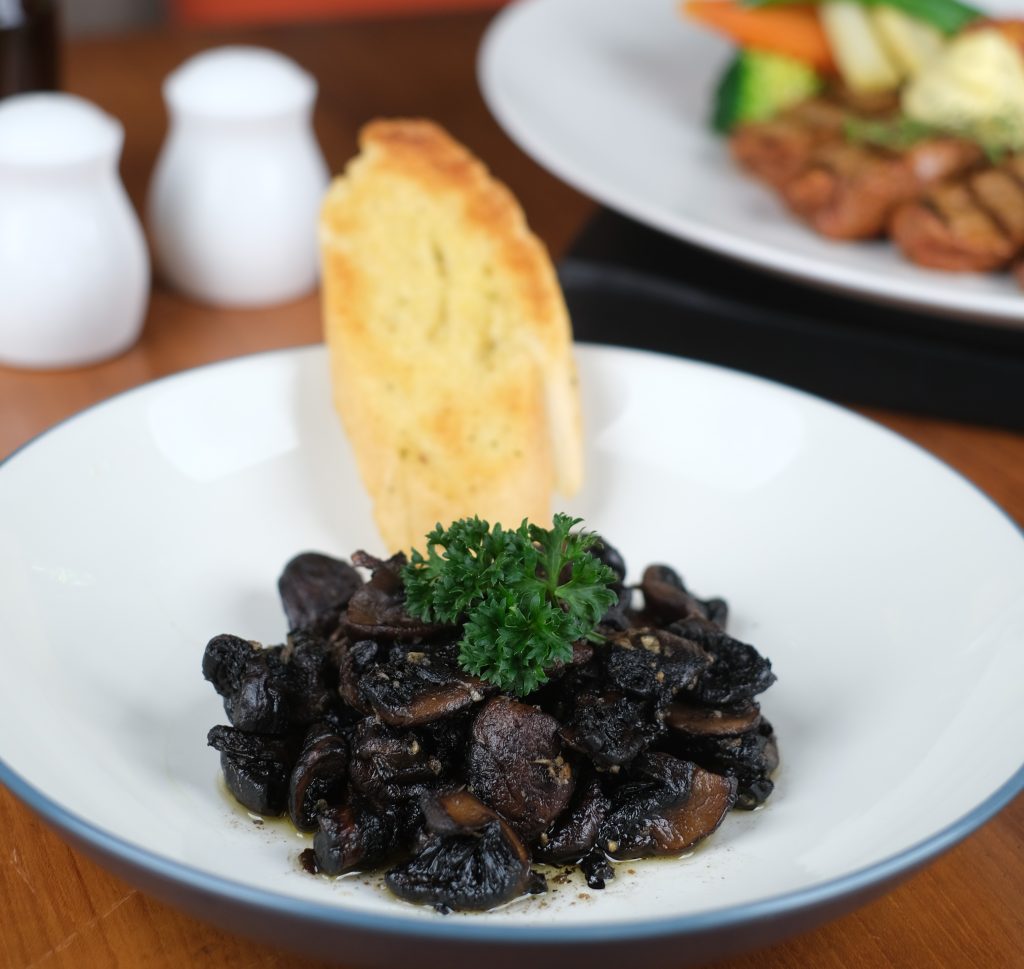 Gluten-free grilled dish at Mozzarella restaurant in Legian and Seminyak, Bali
